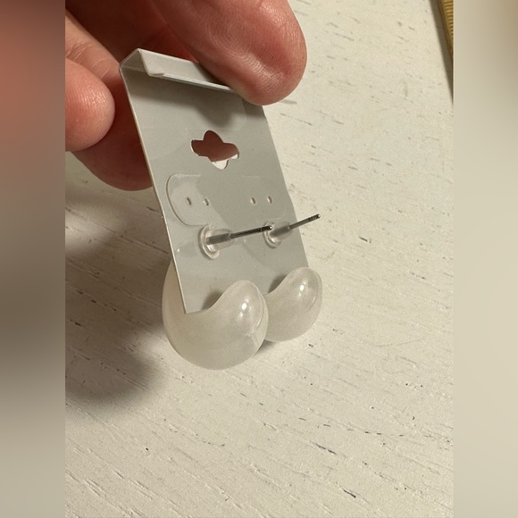 brand-new lucite semi-hoop hypo-allergenic sensitive ears post earrings white - Picture 3 of 5